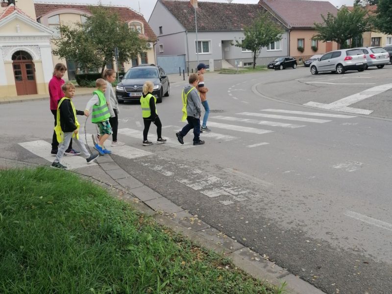 Spolupráce tříd 5. B a 1. A aneb Jak nejstarší pomáhají nejmladším