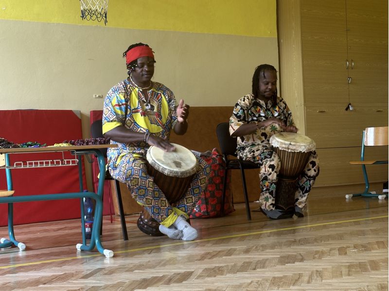 Taneční odpoledne se skupinou EMONGO